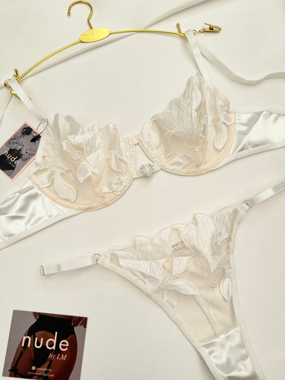 Set Lovely White